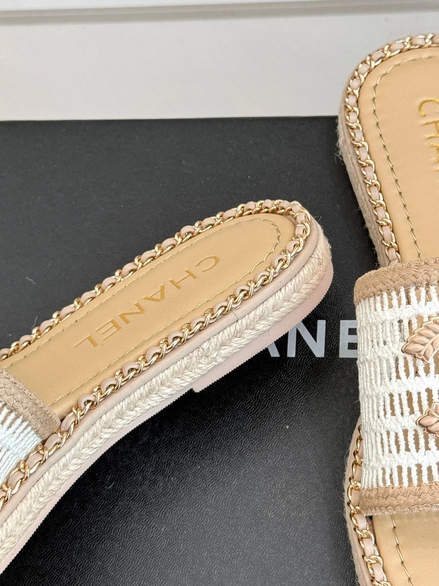CC Mesh Hollow Chain Double C Thick-Soled Slippers 20mm Beige White 265644