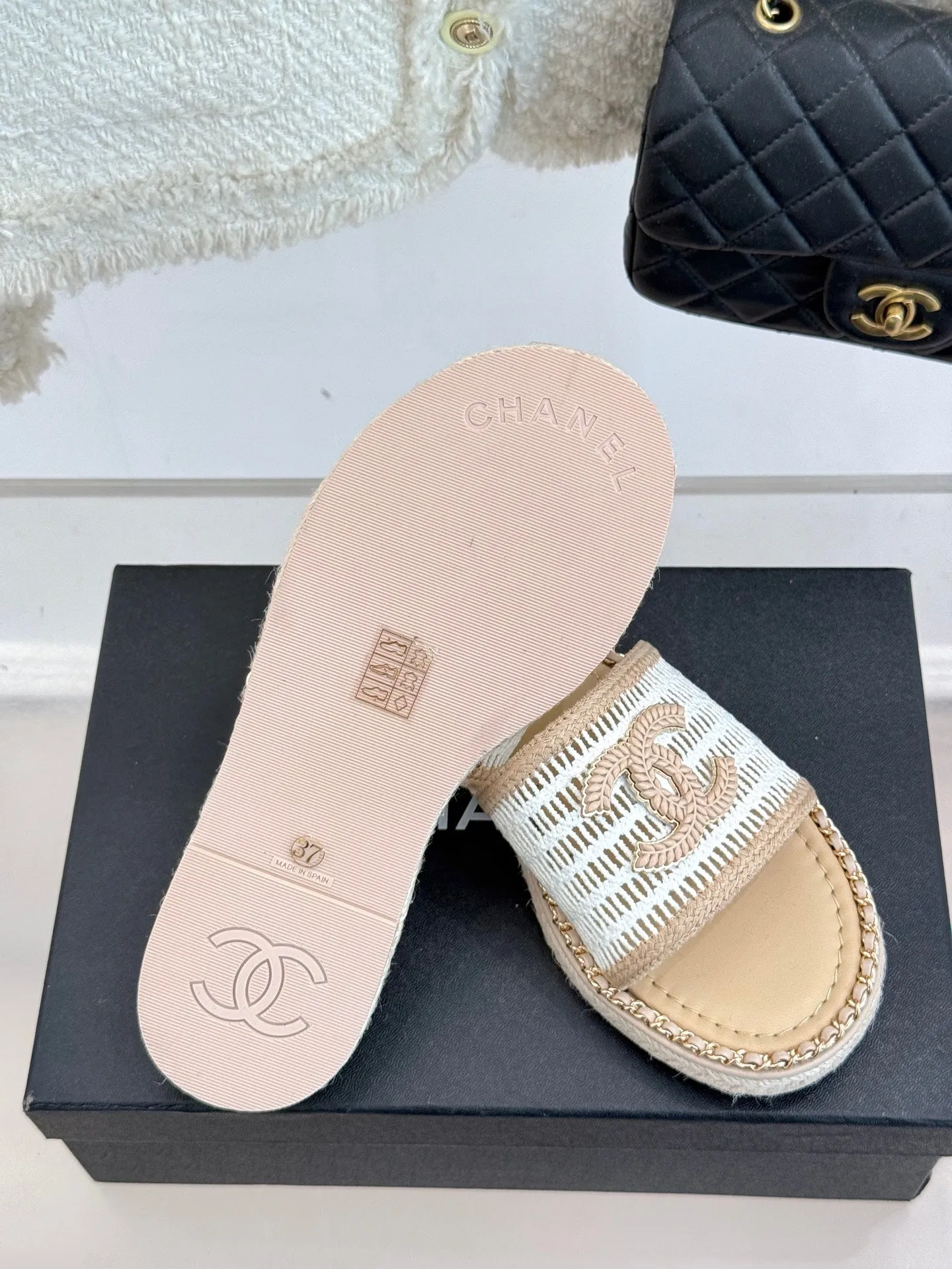 CC Mesh Hollow Chain Double C Thick-Soled Slippers 20mm Beige White 265644