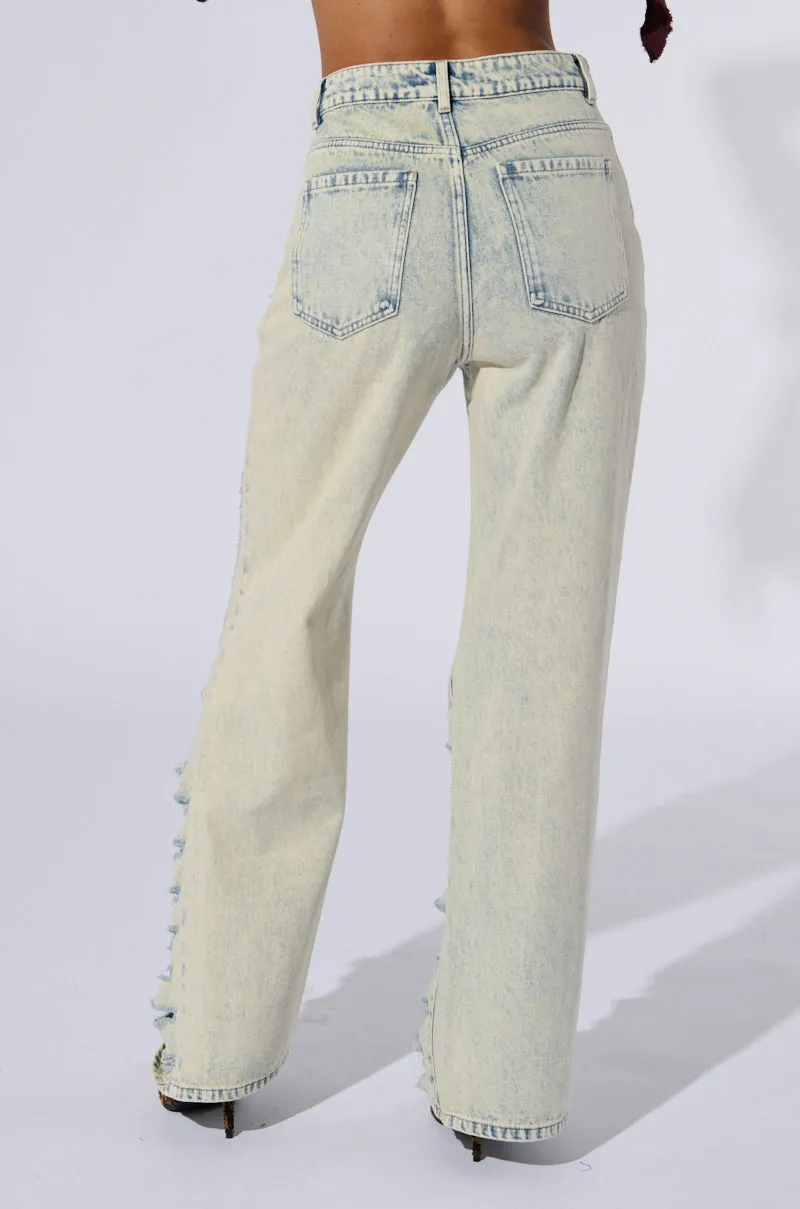 OVER IT DISTRESSED HIGH RISE JEANS